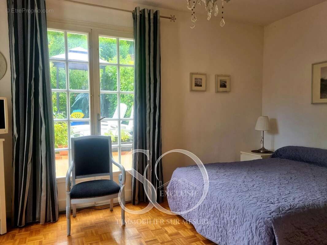 Maison à MEZIERES-SUR-SEINE