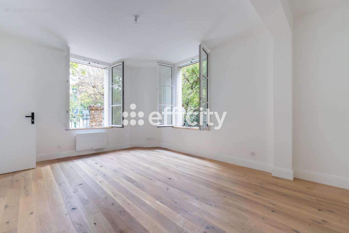 Appartement à VILLE-D&#039;AVRAY