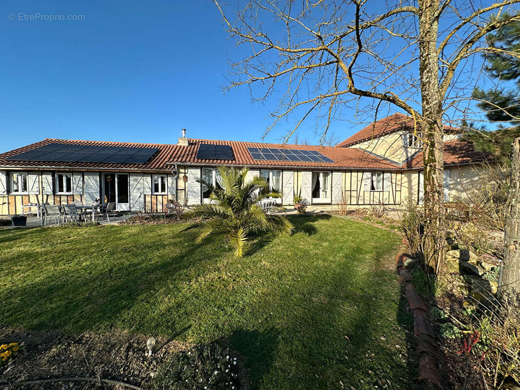 Maison à MIRANDE