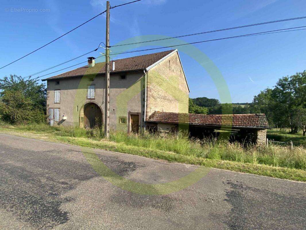 Maison à AILLEVILLERS-ET-LYAUMONT