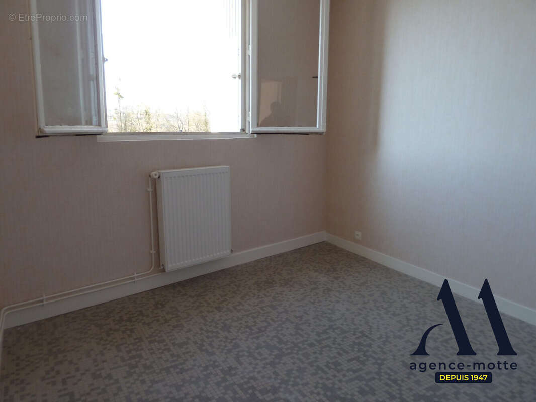 Appartement à SAINT-CYR-SUR-LOIRE