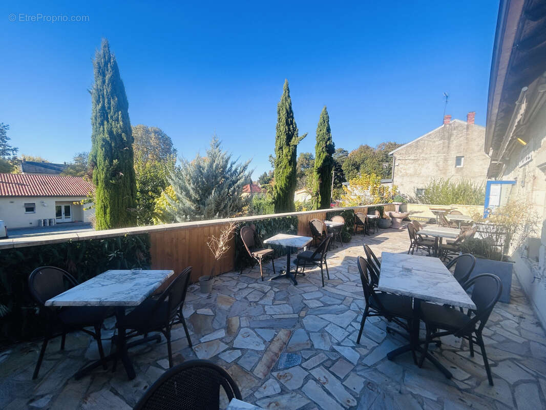 Commerce à RAZAC-SUR-L'ISLE