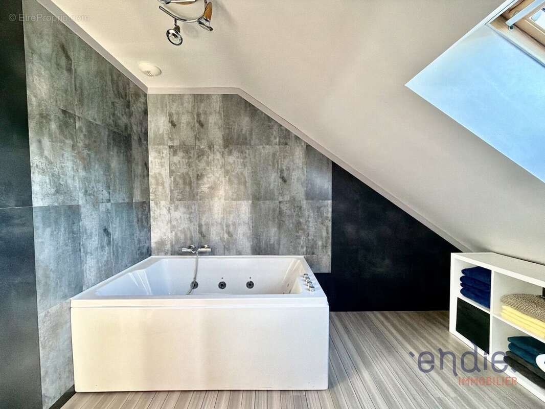 Une propriété d'exception de 185 m² - photo 13