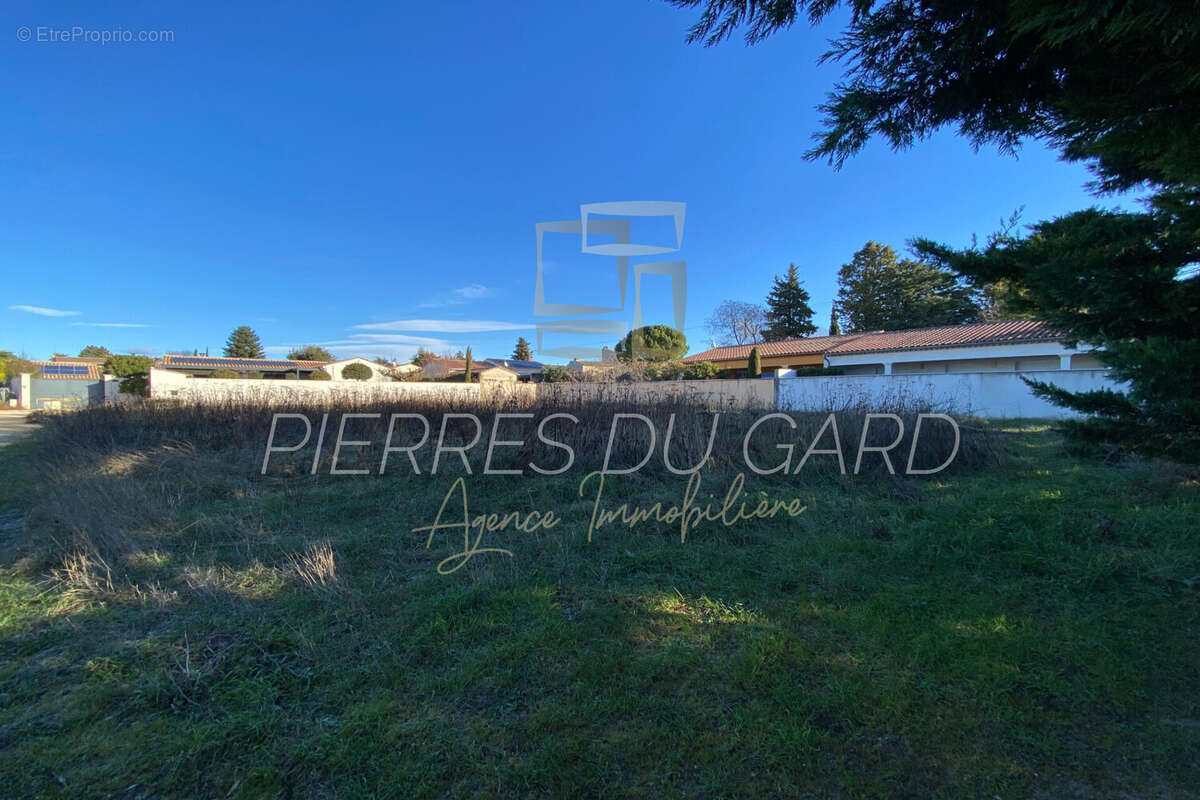 Terrain à SAINT-QUENTIN-LA-POTERIE