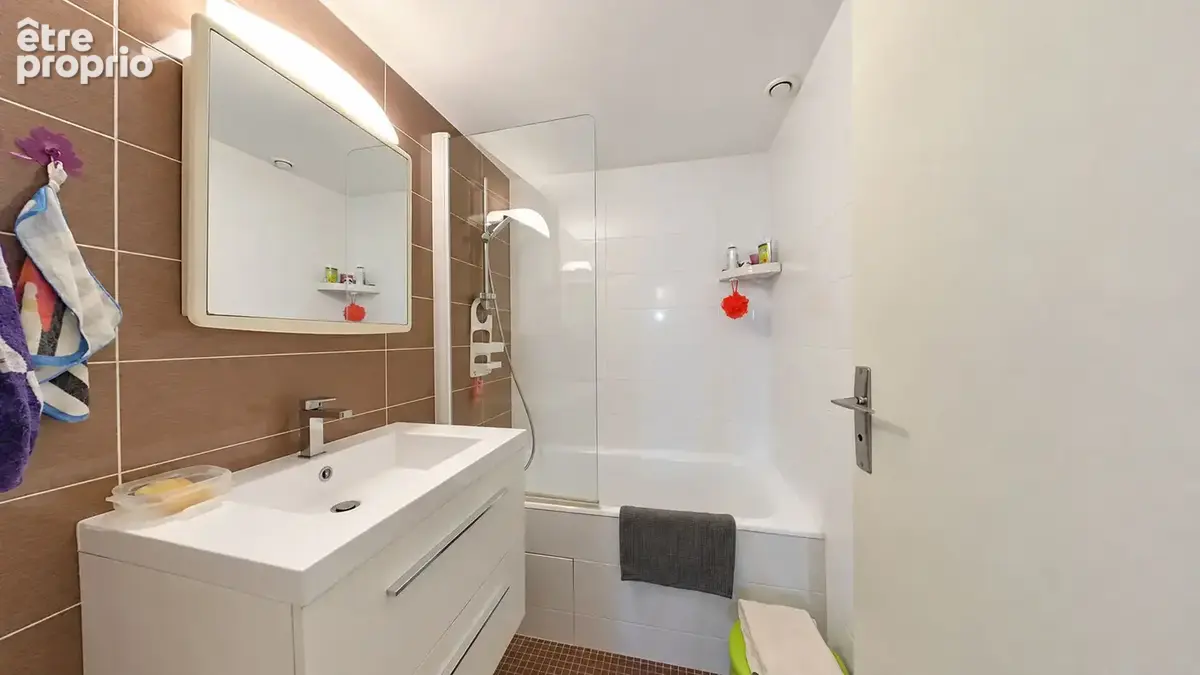 Maison familiale 8 pièces de 191 m2 à vendre au Rond-Point de Vannes - photo 9