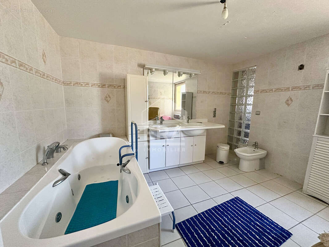 Maison à BRUGUIERES