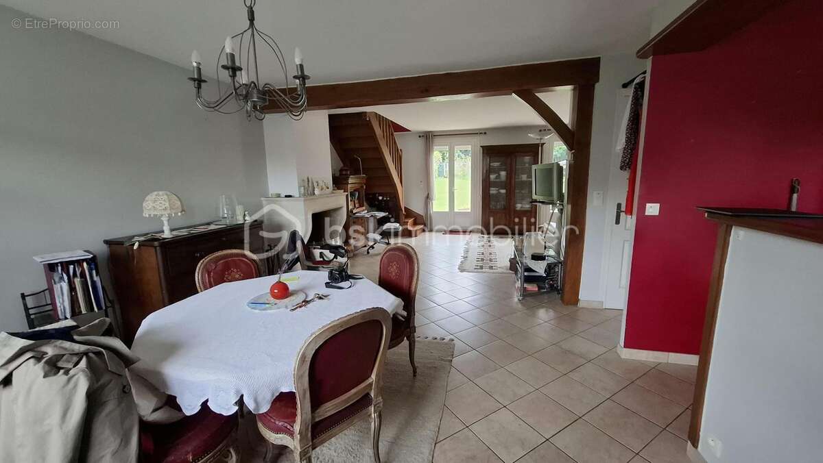 Maison traditionnelle au cœur de Saint-Arnoult-en-Yvelines : calme et espace garantis ! - photo 5