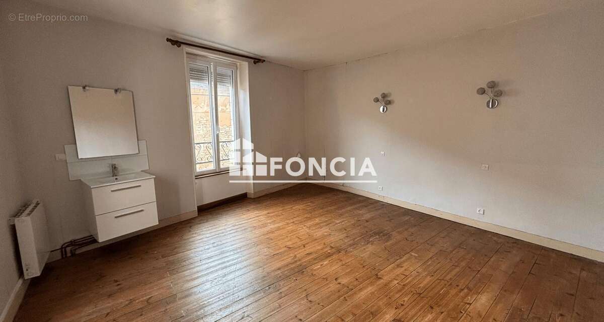 Maison à NEUVILLE-DE-POITOU