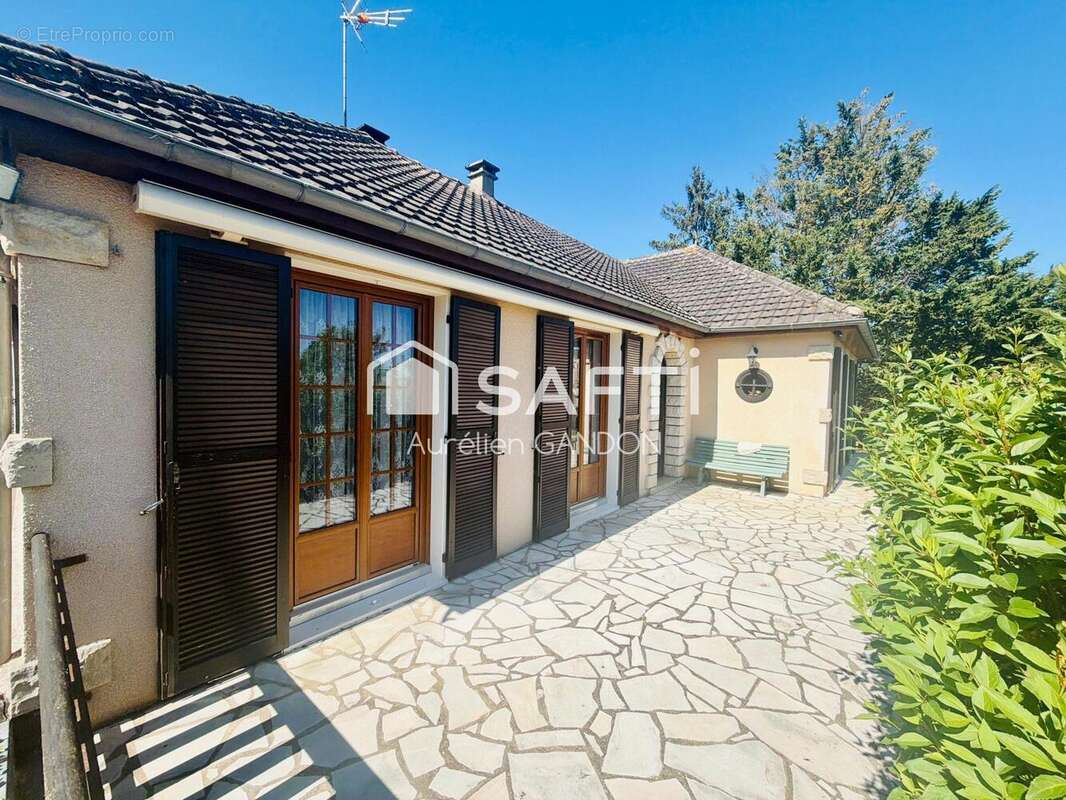 Photo 8 - Maison à LA CELLE-SAINT-CYR