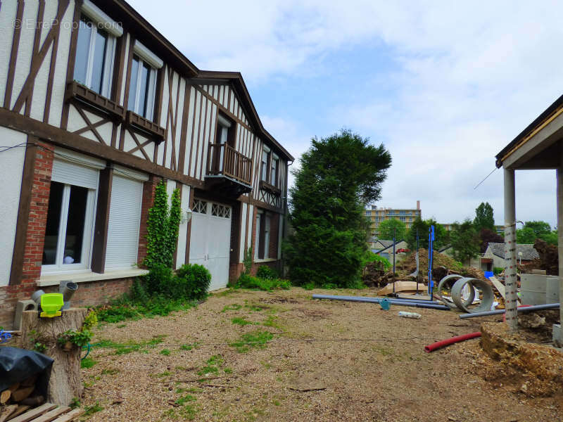 Maison bourgeoise st pierre les elbeuf - 12 pièce(s) - 300 m2 - photo 2