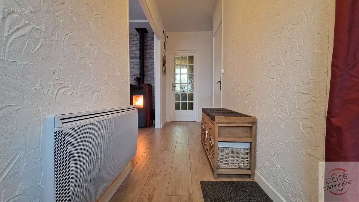 Maison à LES GRANGES-LE-ROI