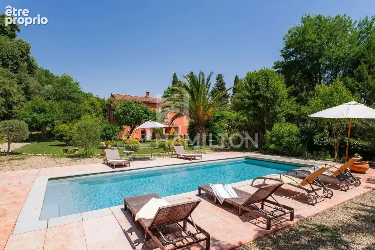 Propriété dException à Biot : Deux Villas Idéales pour Chambres - photo 2