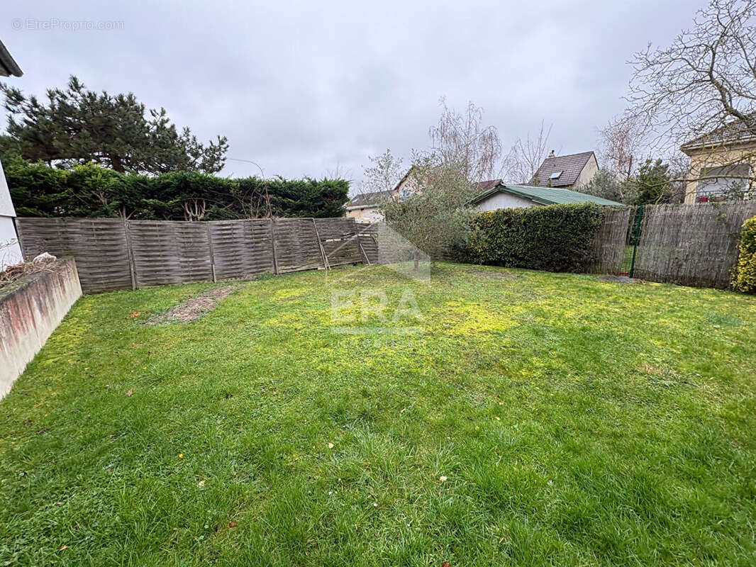 Maison à LES CLAYES-SOUS-BOIS