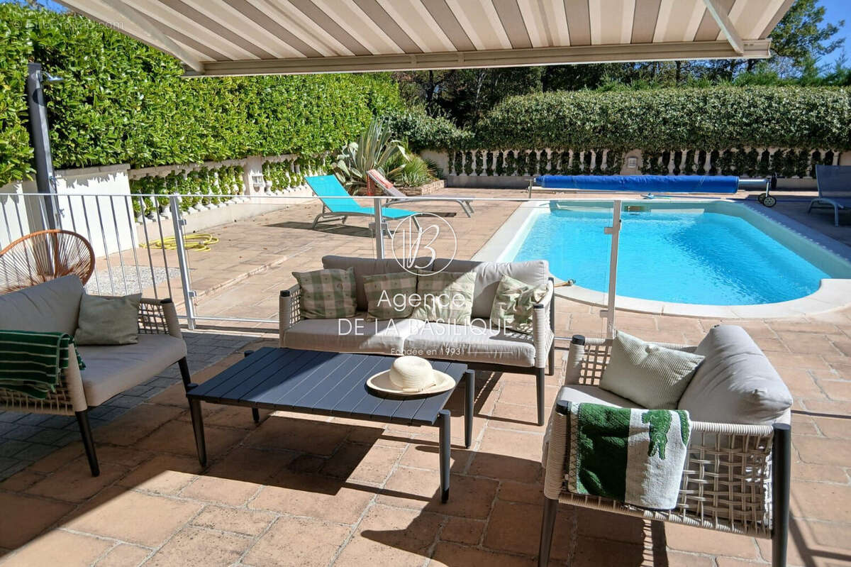 Maison à NANS-LES-PINS