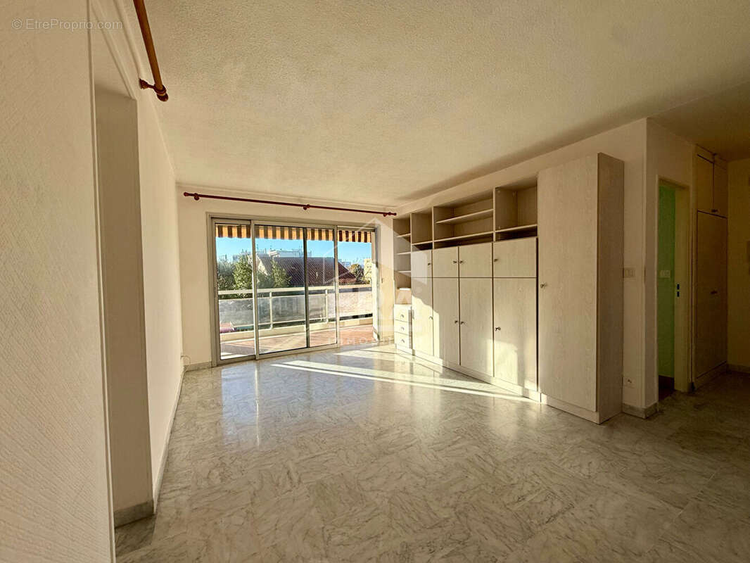 Appartement à LE CANNET