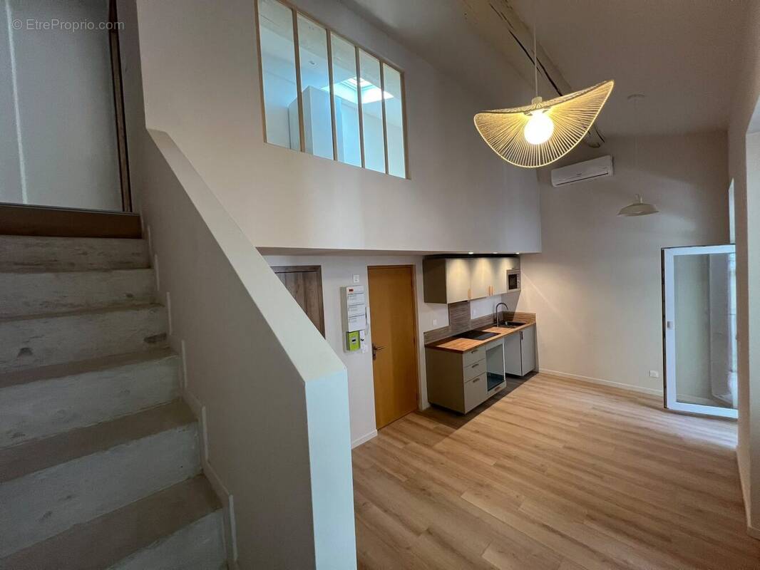Appartement à MARSEILLE-4E