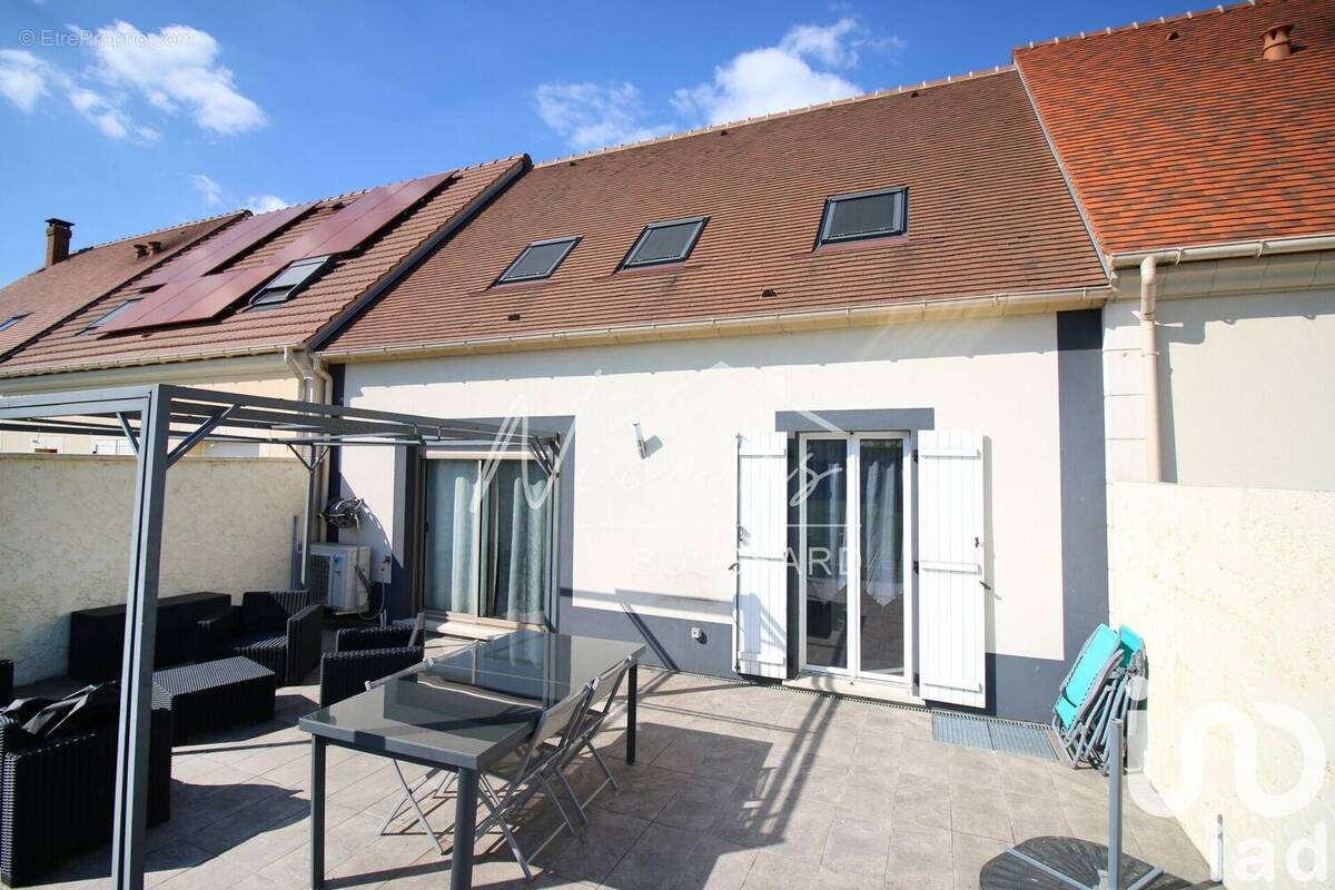 Photo 1 - Maison à LE PLESSIS-BELLEVILLE