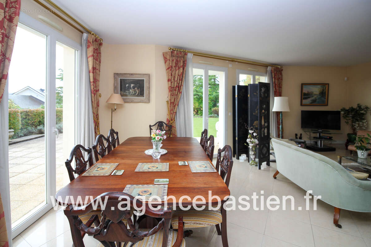 Appartement à DIVONNE-LES-BAINS