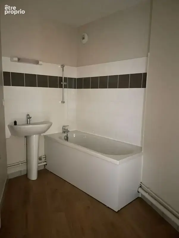 Chinon Faubourg St Jacques - appartement T4 - photo 6
