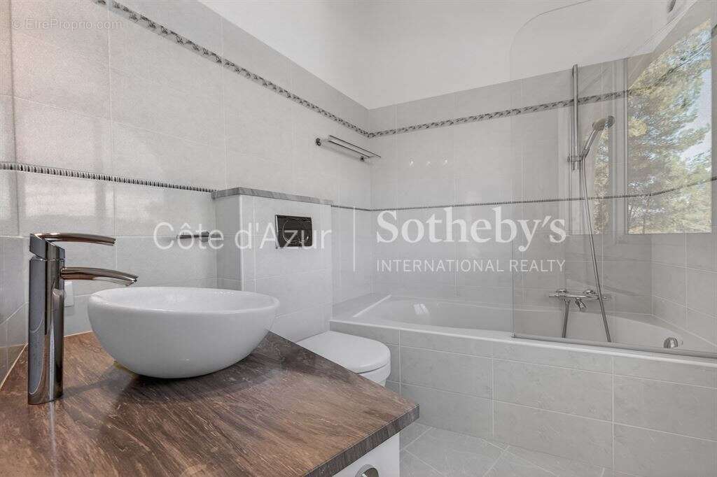 Maison à MOUANS-SARTOUX