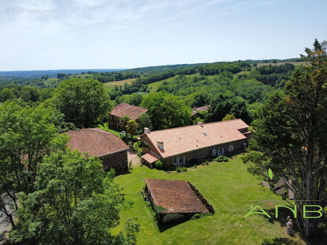 Maison à MAZEROLLES