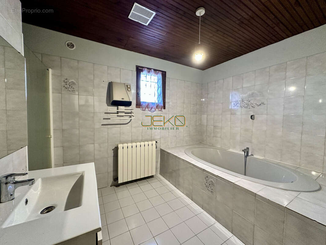 Maison 108 m² à Uzes  - photo 7