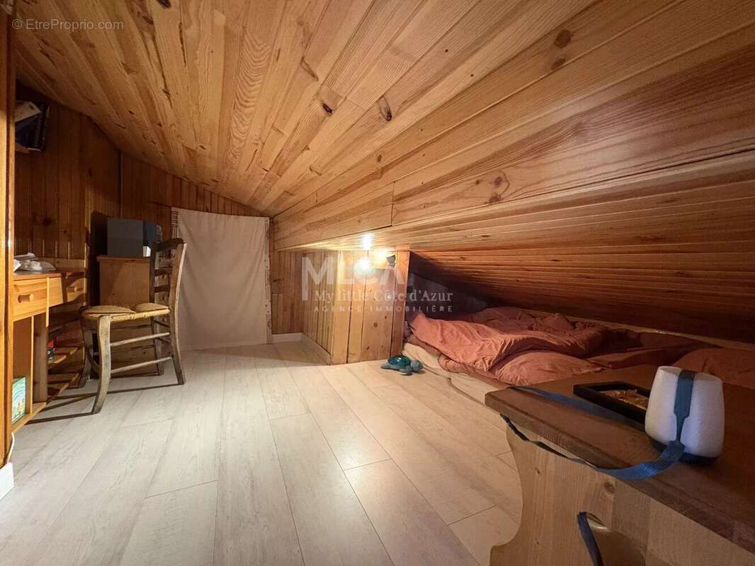 Appartement à SAINT-ETIENNE-DE-TINEE