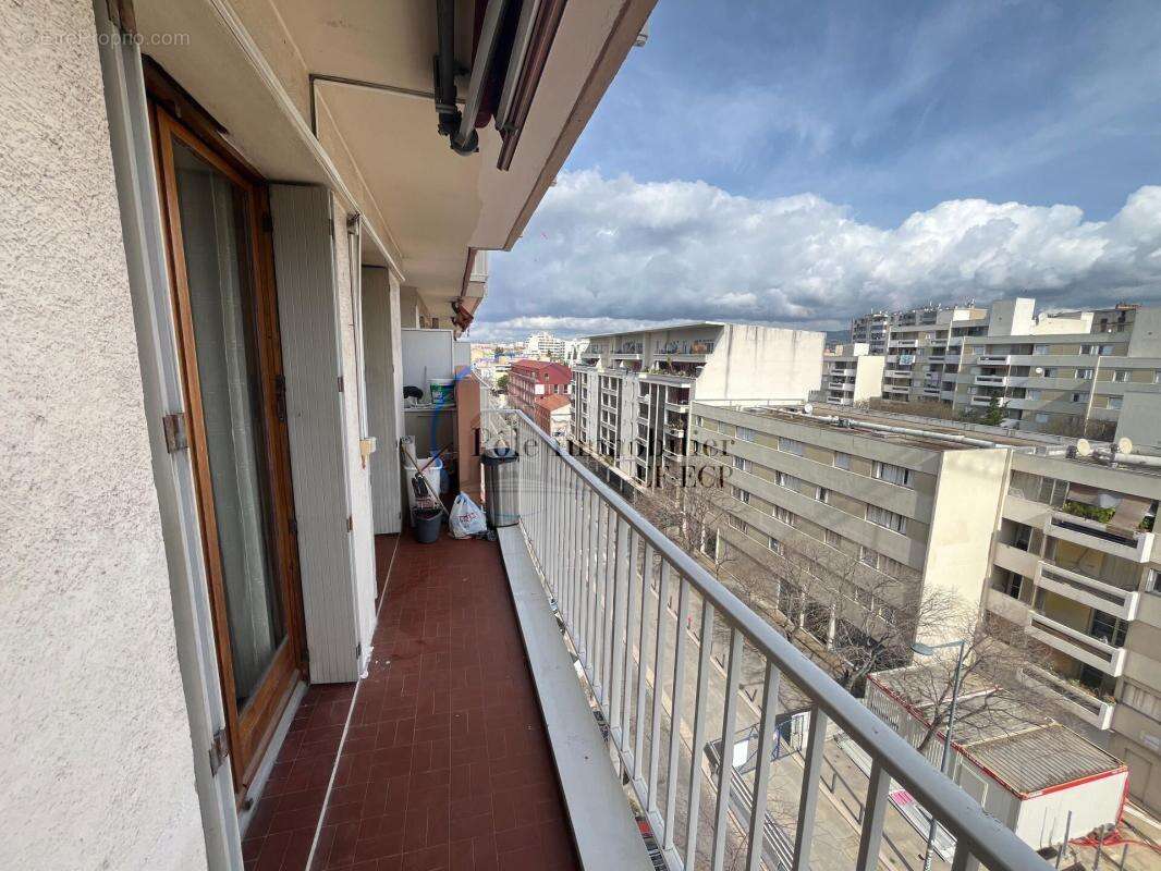 Appartement à MARSEILLE-3E