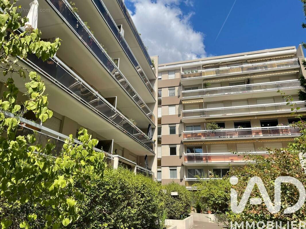 Photo 1 - Appartement à CLICHY