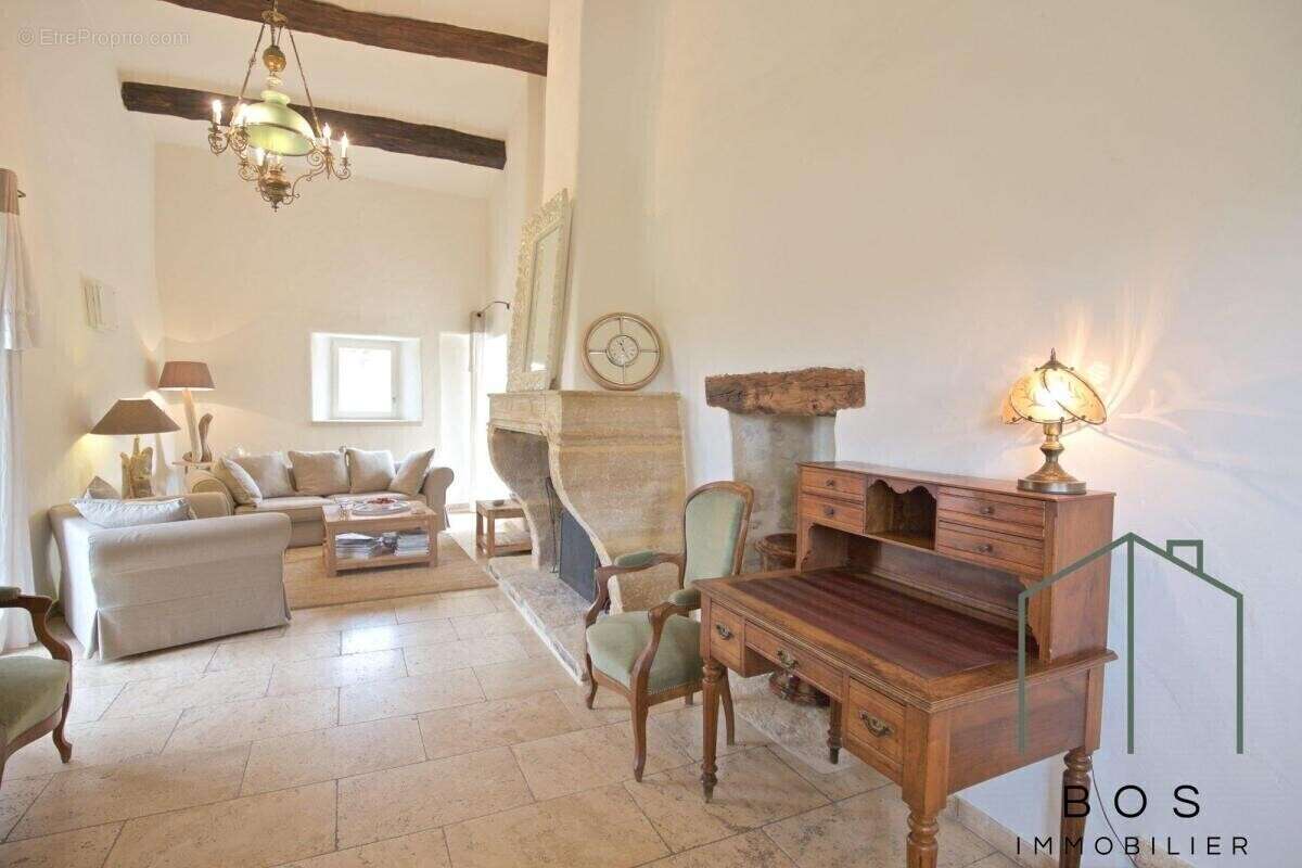 Maison à BONNIEUX