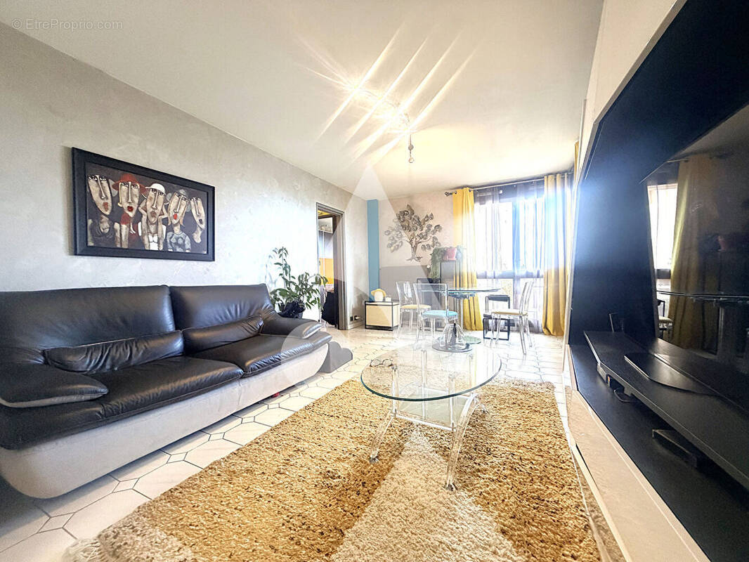 Appartement à EPINAY-SUR-SEINE