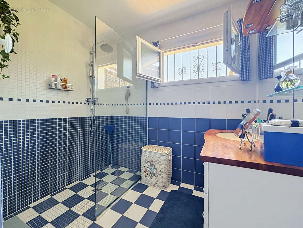 Massieux, Maison Plain pied 106m2 avec garage et terrain de 1075m2 - photo 12