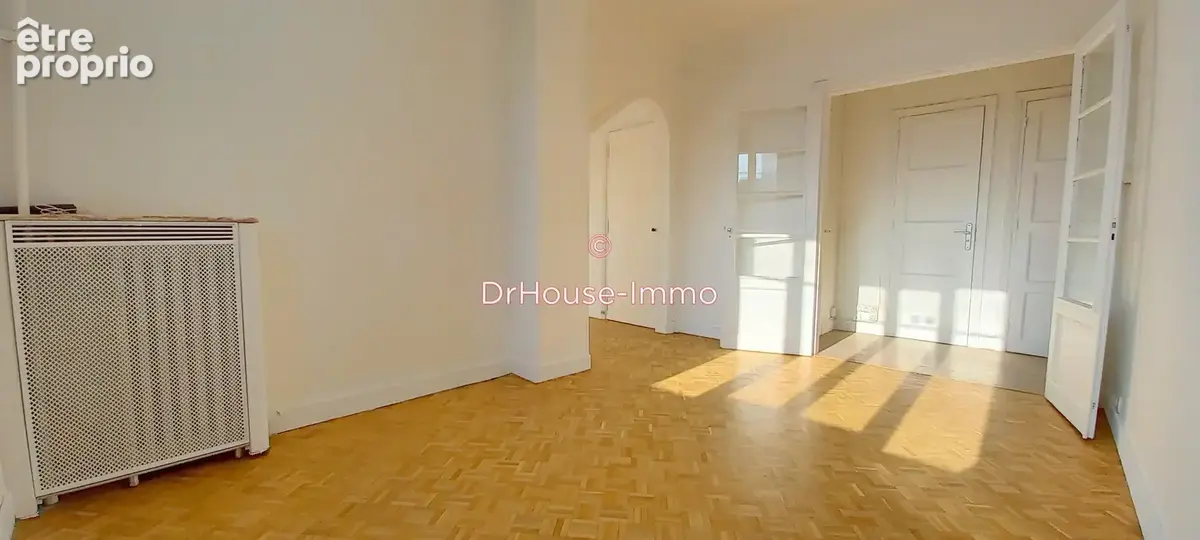 Appartement à PARIS-19E