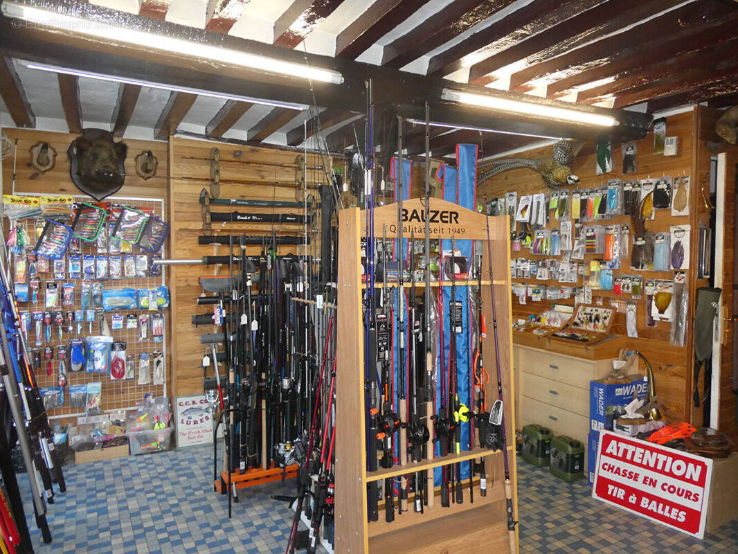 Commerce à PONT-L&#039;EVEQUE