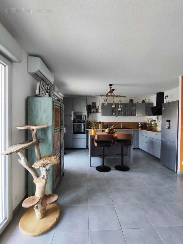 Appartement 71m2 , 3 pièces , dernier étage dans résidence moderne, grande terrasse - photo 7