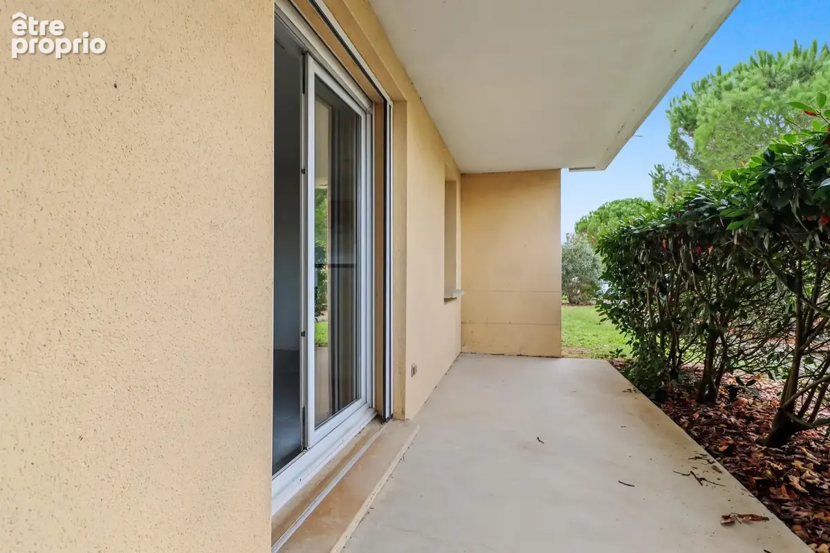 Eaunes cœur de ville - Agréable appartement T3 avec terrasse couverte - photo 10