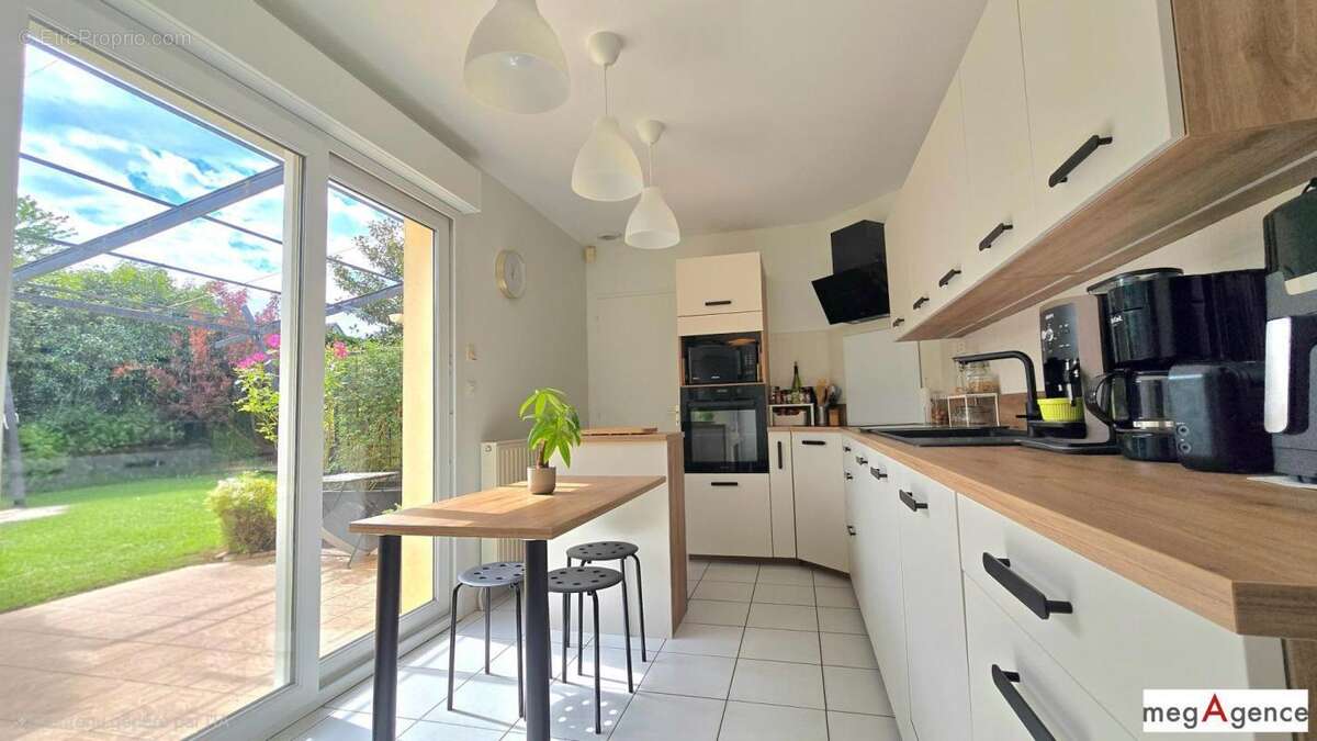 Maison à FREPILLON