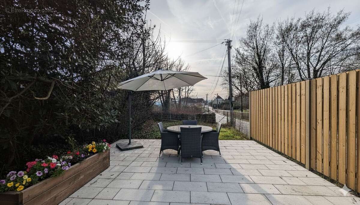 Maison à SAINT-VICTOR-DE-MORESTEL