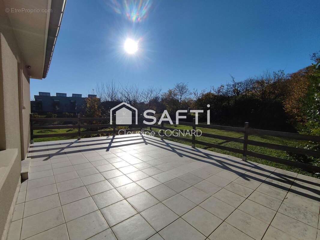 Photo 3 - Maison à CHARNAY-LES-MACON