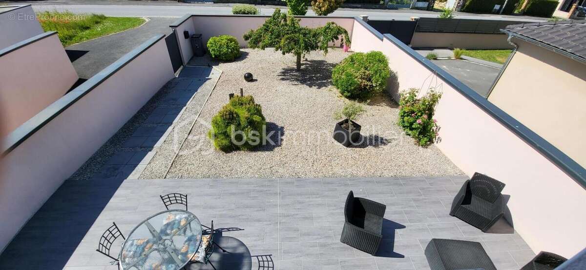 Maison à ISLES-SUR-SUIPPE