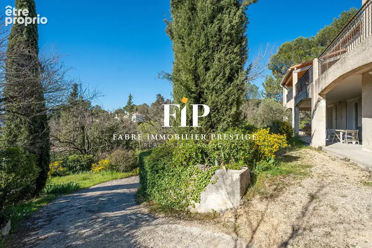 À 2 km du centre d'Aix ? Maison 250 m² , 10 pièces, avec vue - photo 18