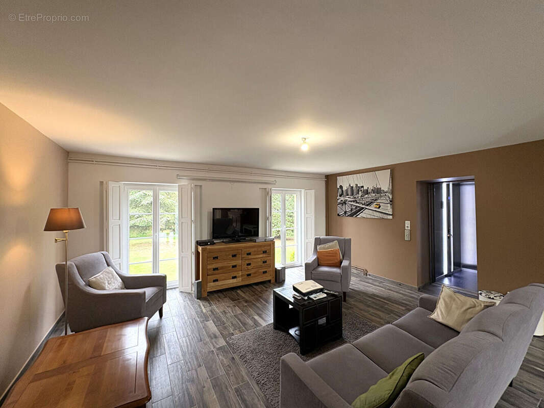 Maison à CHARLEVILLE-MEZIERES