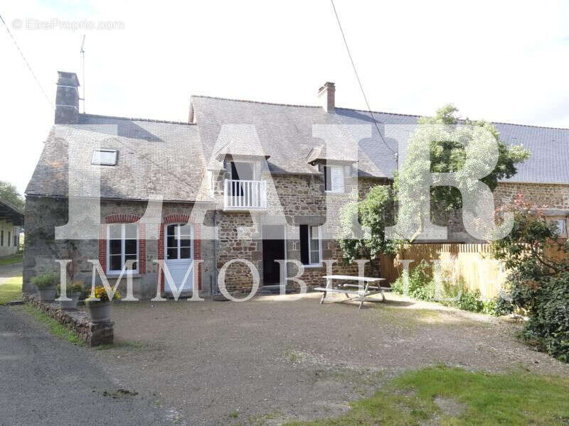 Maison à SAINT-LEONARD-DES-BOIS