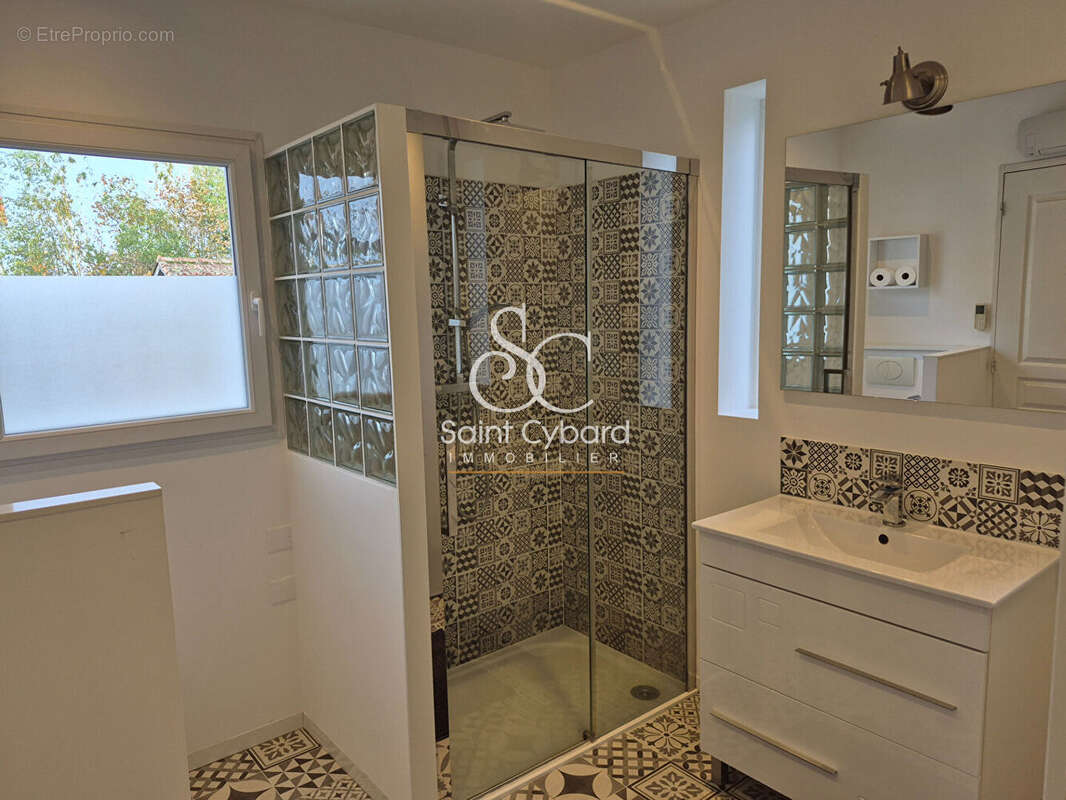 Maison à RUELLE-SUR-TOUVRE