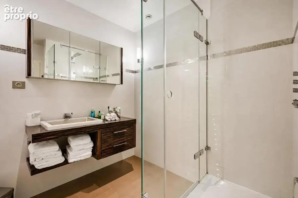 Maison de 9 pièces de 262 m² à Enghien-les-Bains - photo 8
