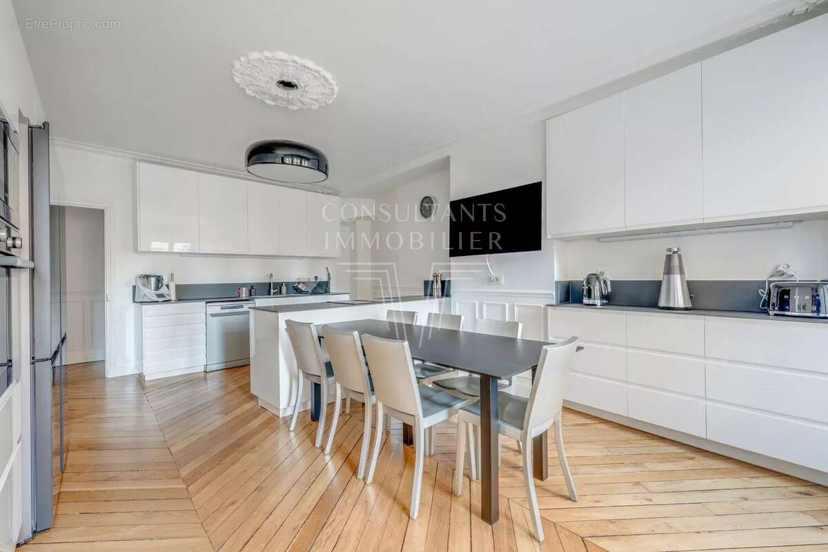 Appartement à PARIS-6E