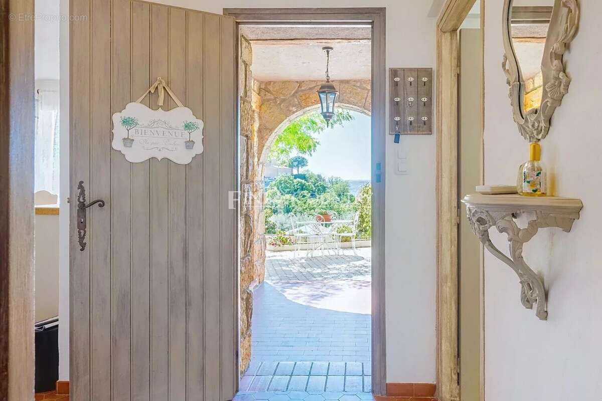 Maison à MONTAUROUX