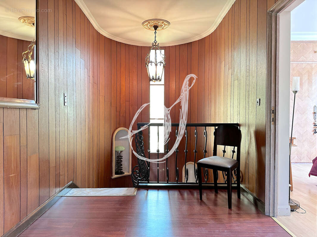 Maison de charme de type 5, 4 chambres avec piscine, garages sur plus de 1 000 m2 de terrain à Juvignac - photo 17