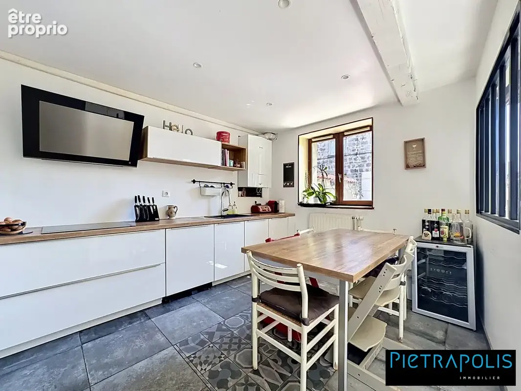 Maison 175 m² à Soucieu-En-Jarrest  - photo 7