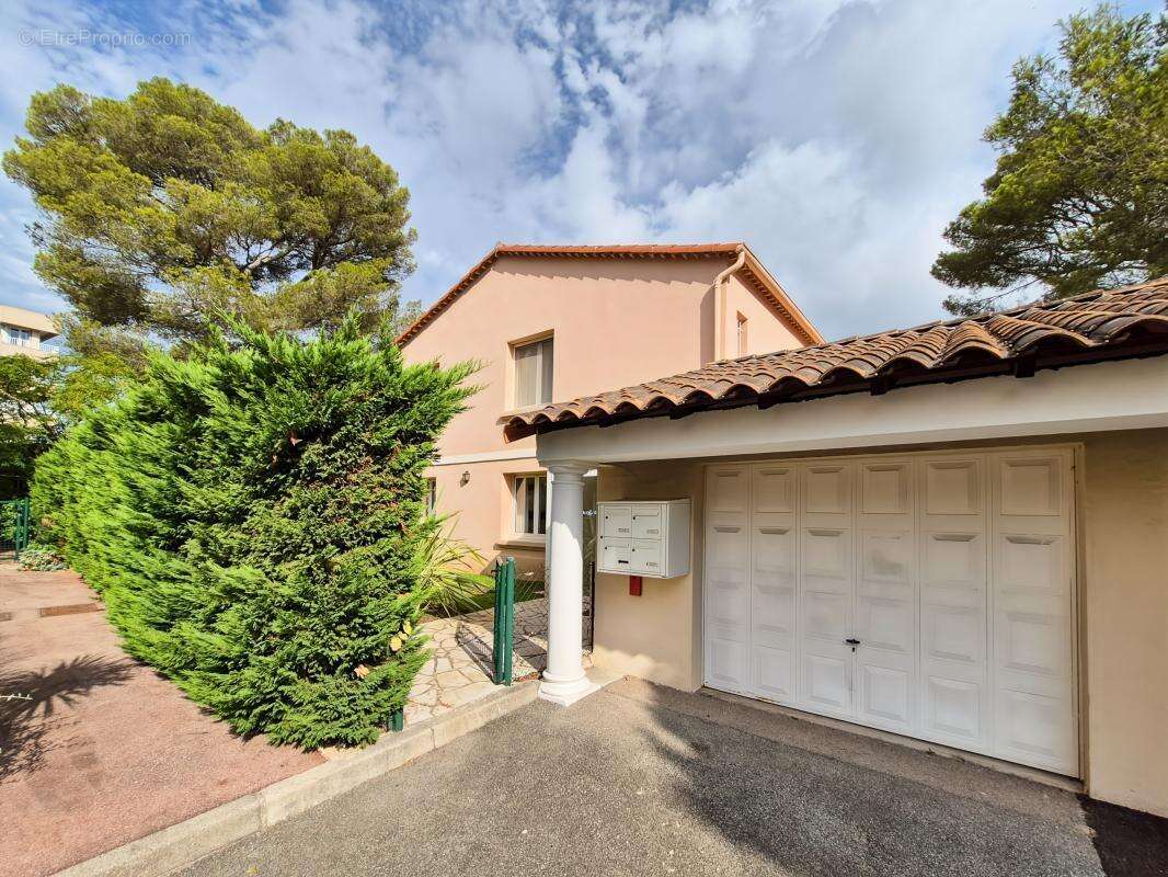 Photo Maison à Saint-Raphael au prix de 499 000€